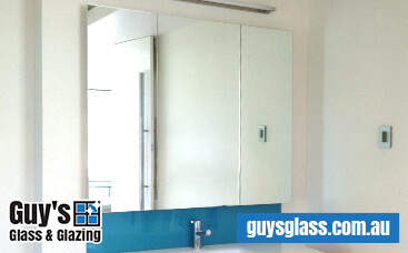 Mirrors & Robe Doors for Morwell, Moe, Traralgon and Churchill. Contact Guy's Glass & Glazing for a free measure and quote.