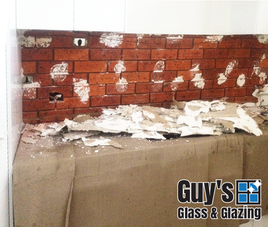 guys-glass-glazing-example-glass-splashback-trafalgar-2013-1