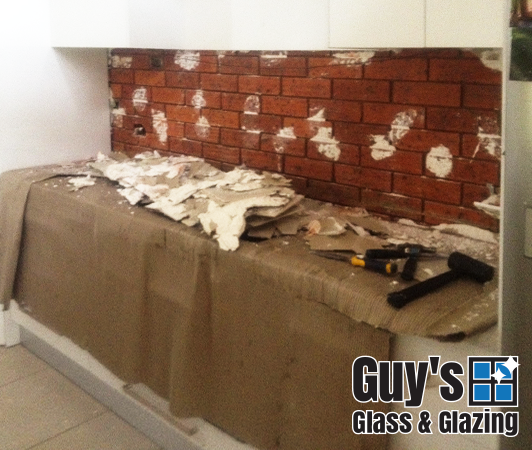guys-glass-glazing-example-glass-splashback-trafalgar-2013-2