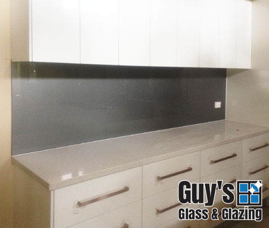 guys-glass-glazing-example-glass-splashback-trafalgar-2013-3