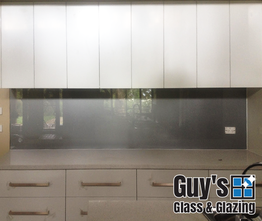 guys-glass-glazing-example-glass-splashback-trafalgar-2013-4