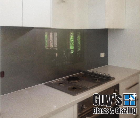 guys-glass-glazing-example-glass-splashback-trafalgar-2013-6