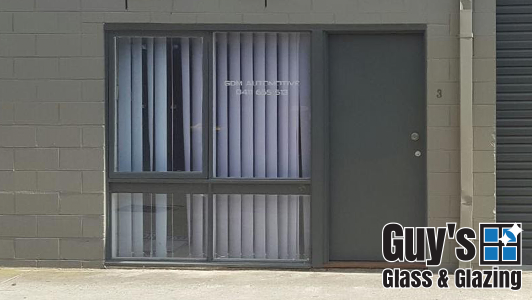 guys-glass-glazing-example-new-shop-front-traralgon-2016-2